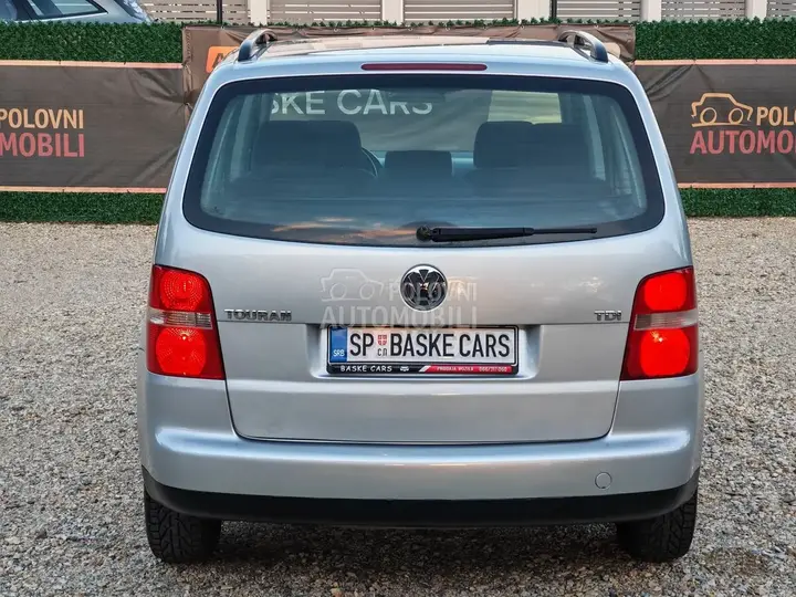 Volkswagen Touran 2006 photo 5