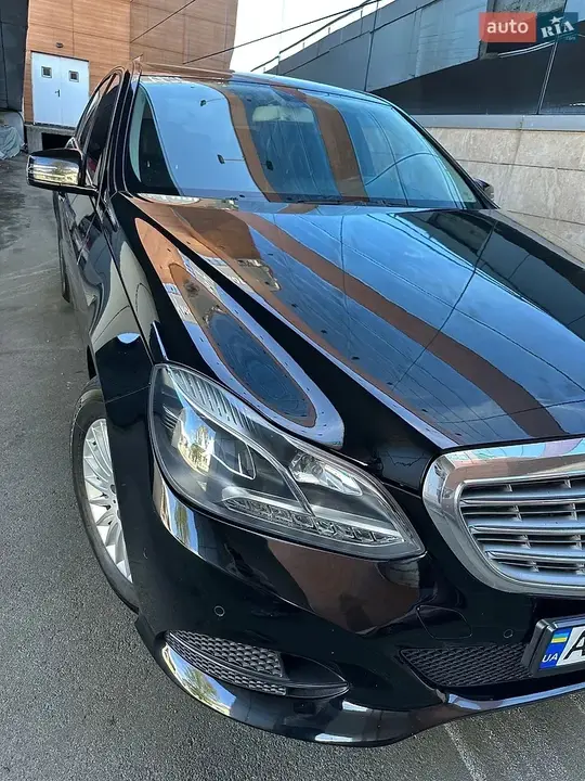 Mercedes-Benz E-Class 2015 photo 2
