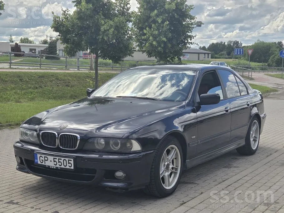 BMW E39 2003 photo 2