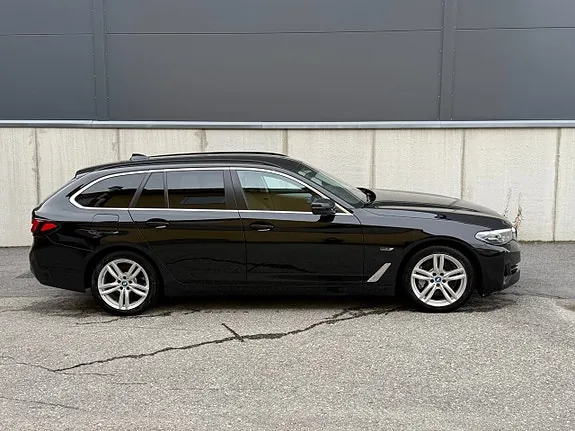 BMW 530E 2022 photo 2