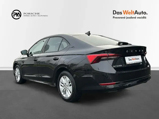 Skoda Octavia 2024 photo 2