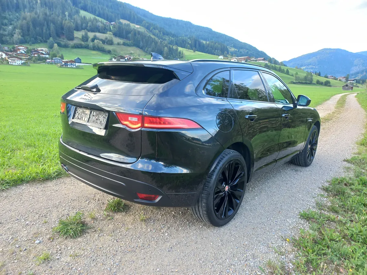 Jaguar F-Pace 2018 photo 3