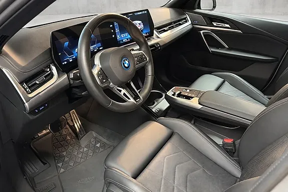 BMW Ix1 2026 photo 5