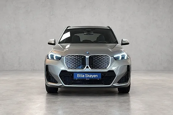 BMW Ix1 2026 photo 2