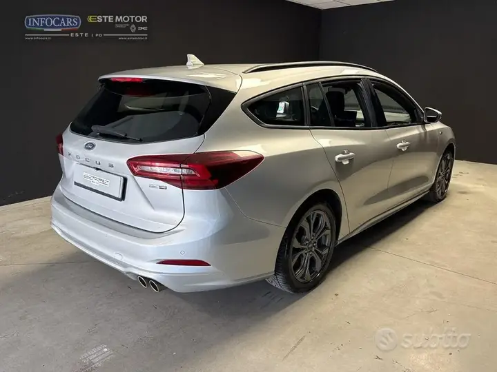 Ford Focus 2023 photo 4