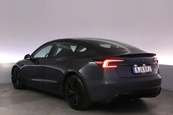 Tesla Model 3 2024 photo 4