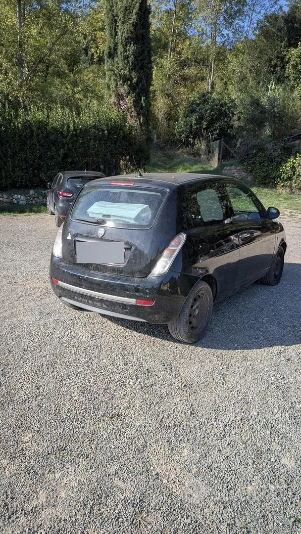 Lancia Ypsilon 2010 photo 3