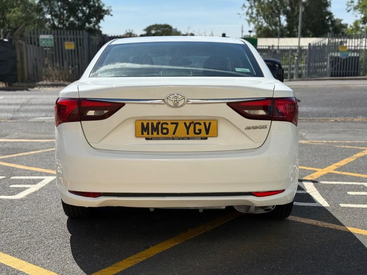 Toyota Avensis 2018 photo 3