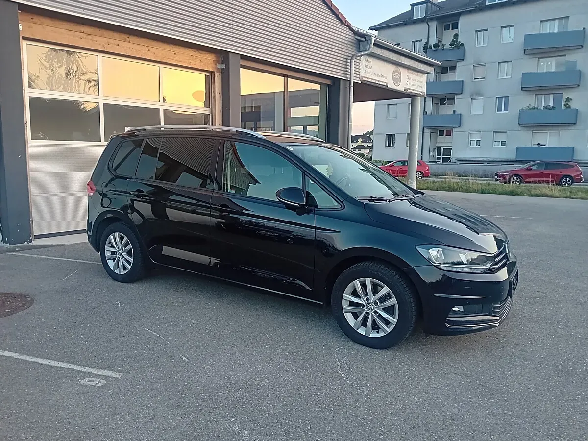 Volkswagen Touran 2017 photo 3