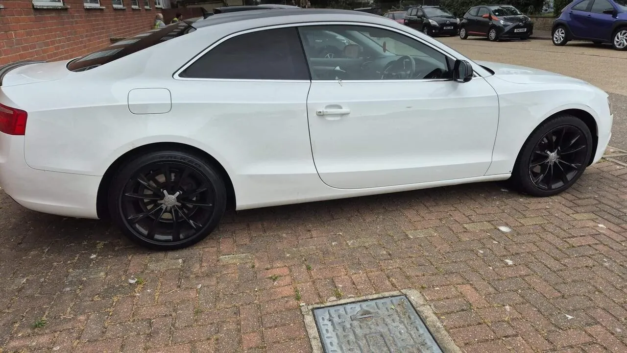 Audi A5 2012 photo 4