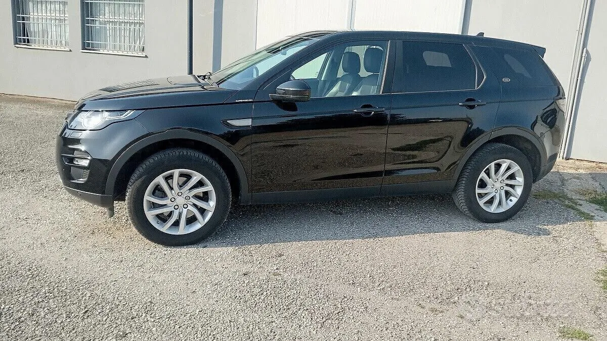 Land Rover Discovery Sport 2016 photo 3