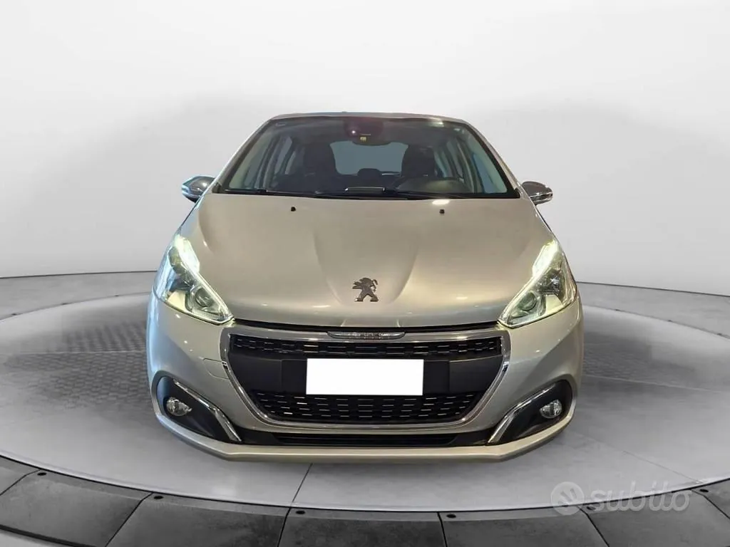 Peugeot 208 2018 photo 2