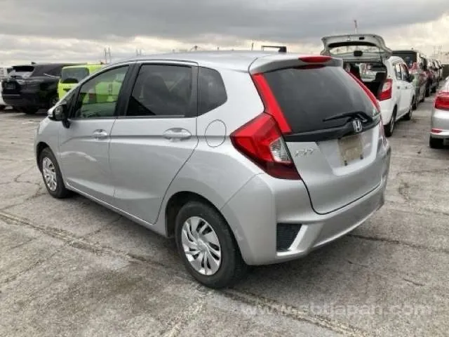 Honda Fit 2016 photo 3