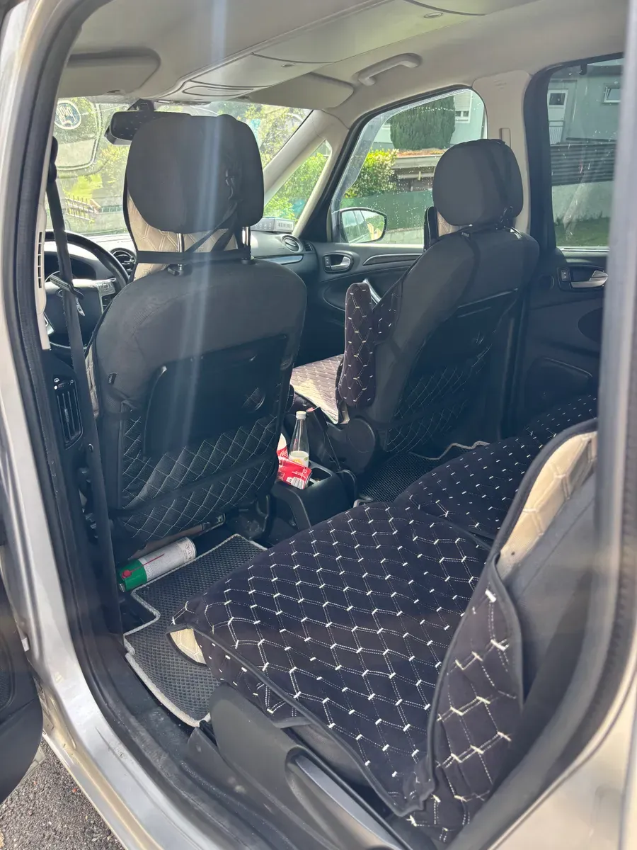 Ford Galaxy 2015 photo 2