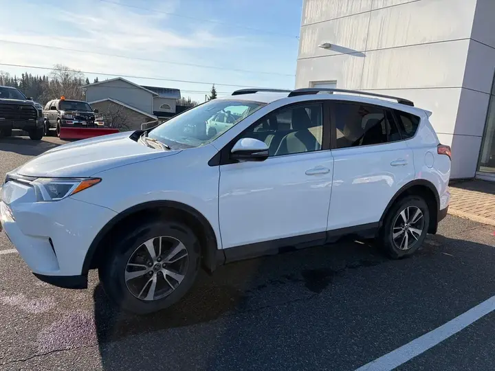 Toyota Rav4 2018 photo 4