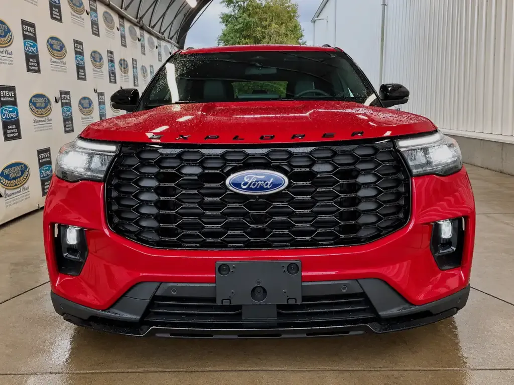 Ford Explorer 2026 photo 3