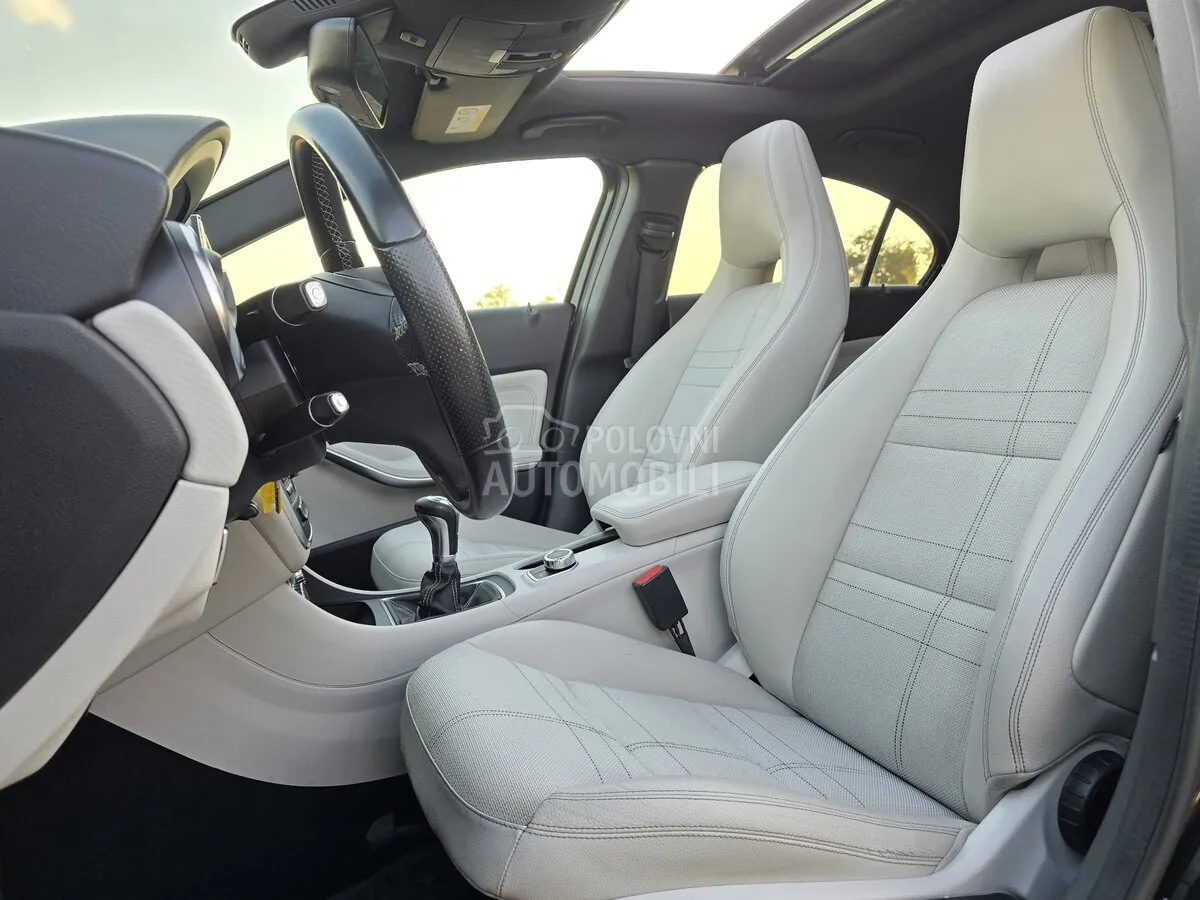 Mercedes-Benz A 180 2014 photo 2