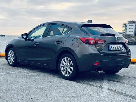 Mazda 3 2015 photo 2