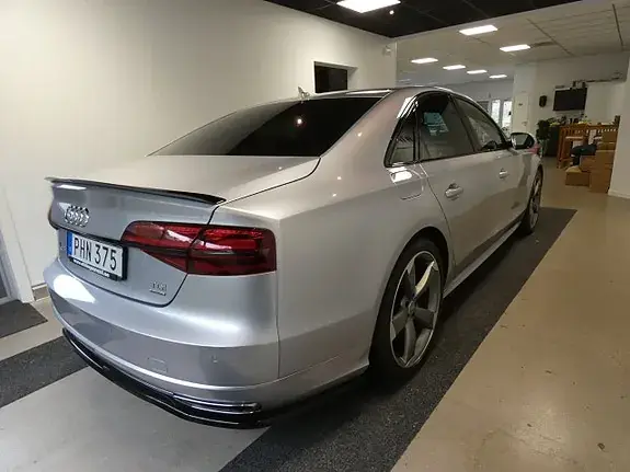 Audi A8 2017 photo 2