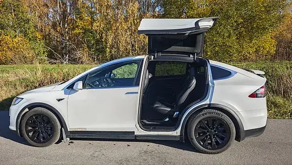 Tesla Model X 2017 photo 4