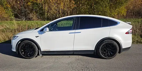 Tesla Model X 2017 photo 2