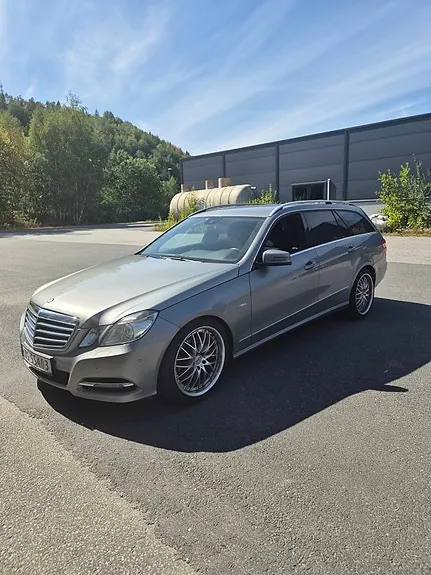 Mercedes-Benz E220 D 2012 photo 4