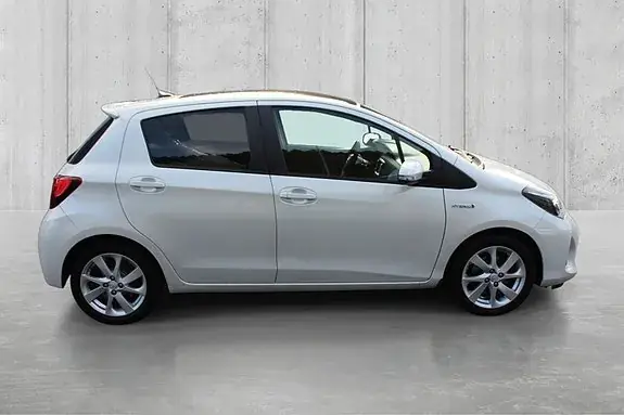 Toyota Yaris 2015 photo 3