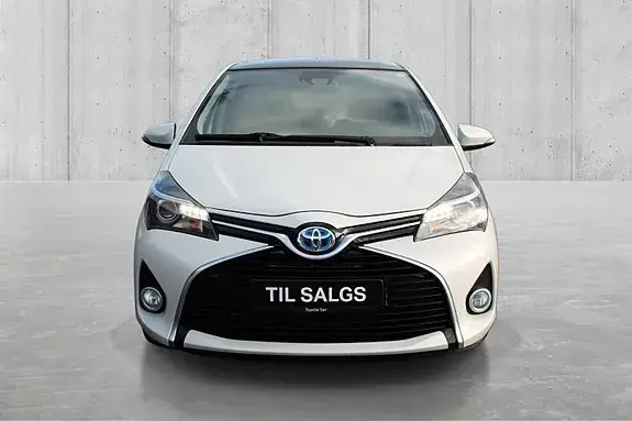 Toyota Yaris 2015 photo 2