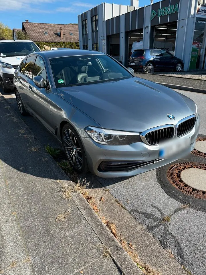 BMW G30