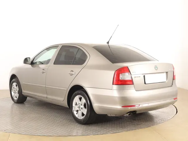 Skoda Octavia 2009 photo 3