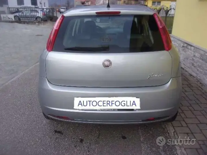 Fiat Grande Punto 2009 photo 5