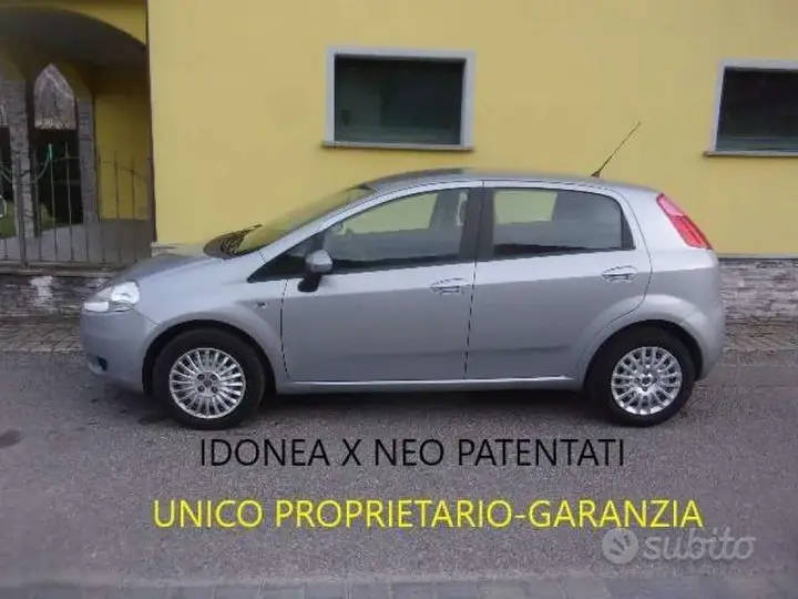Fiat Grande Punto 2009 photo 2