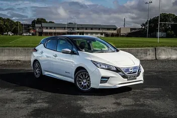 Nissan Leaf 2021 photo 2
