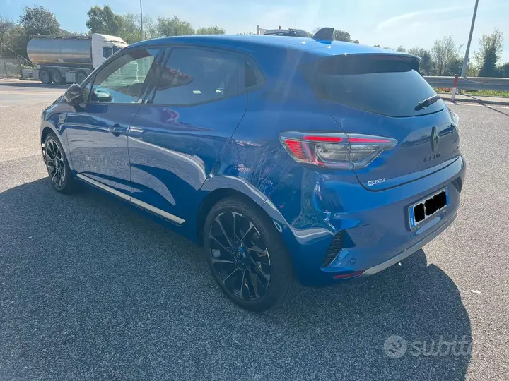 Renault Clio 2024 photo 2