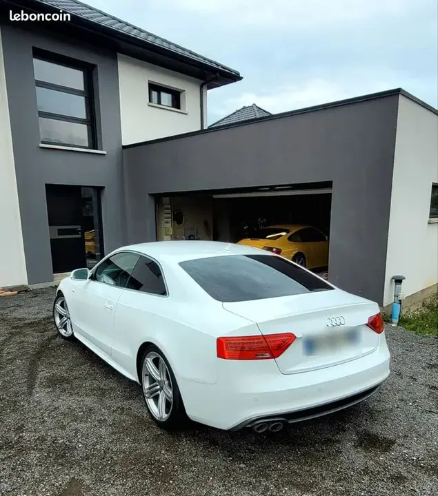Audi A5 2012 photo 2