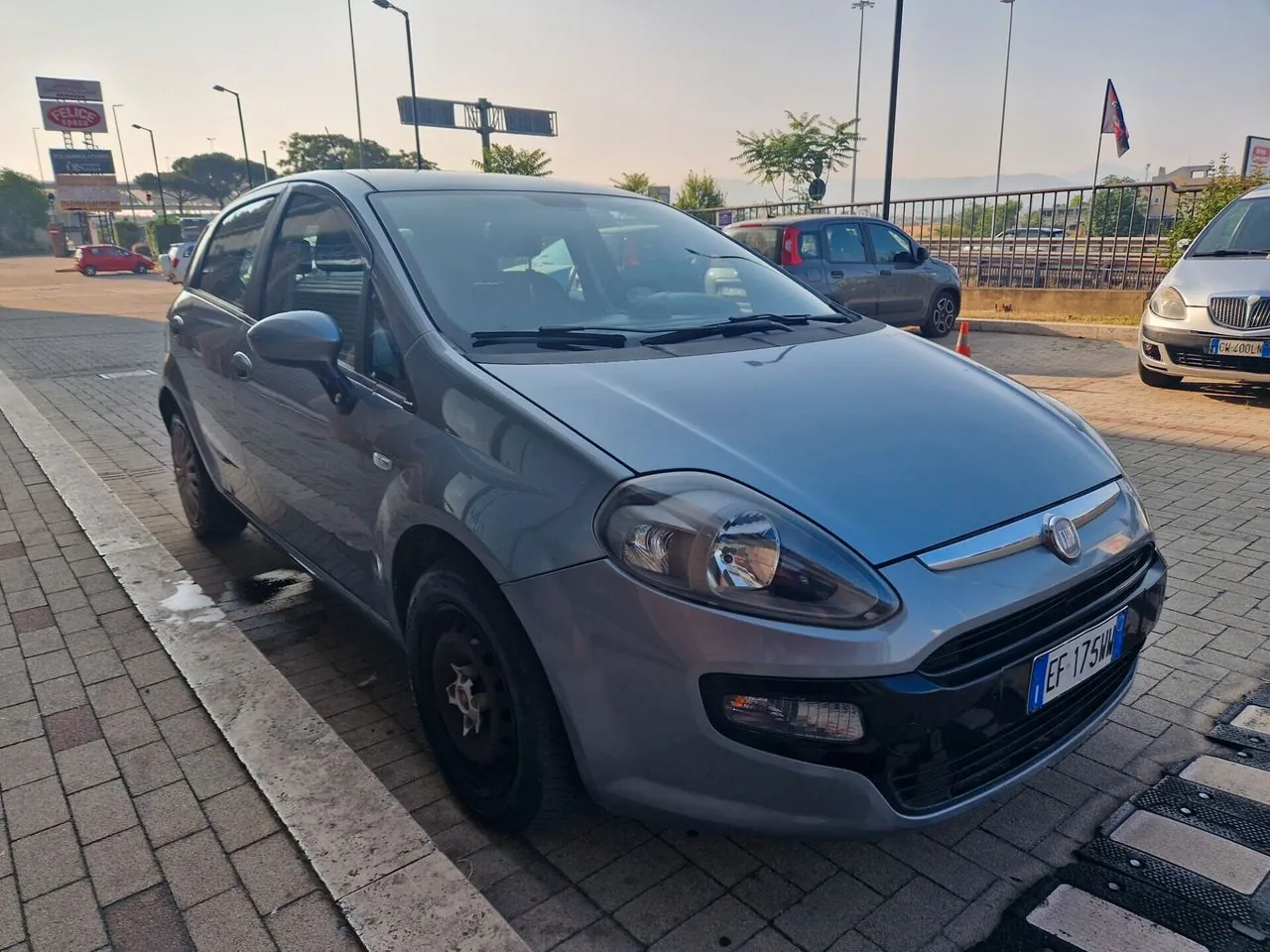 Fiat Grande Punto 2010 photo 3