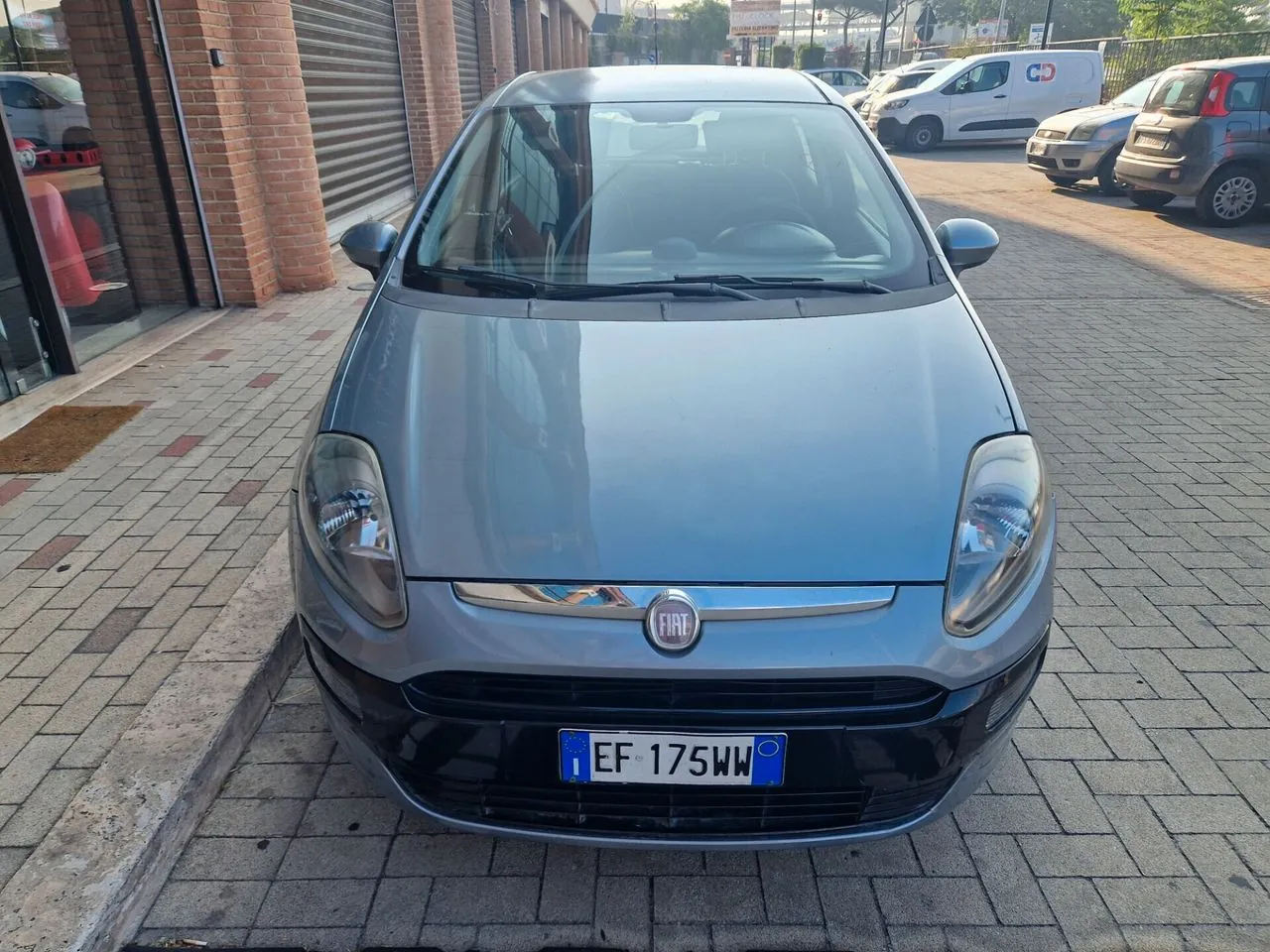 Fiat Grande Punto 2010 photo 2