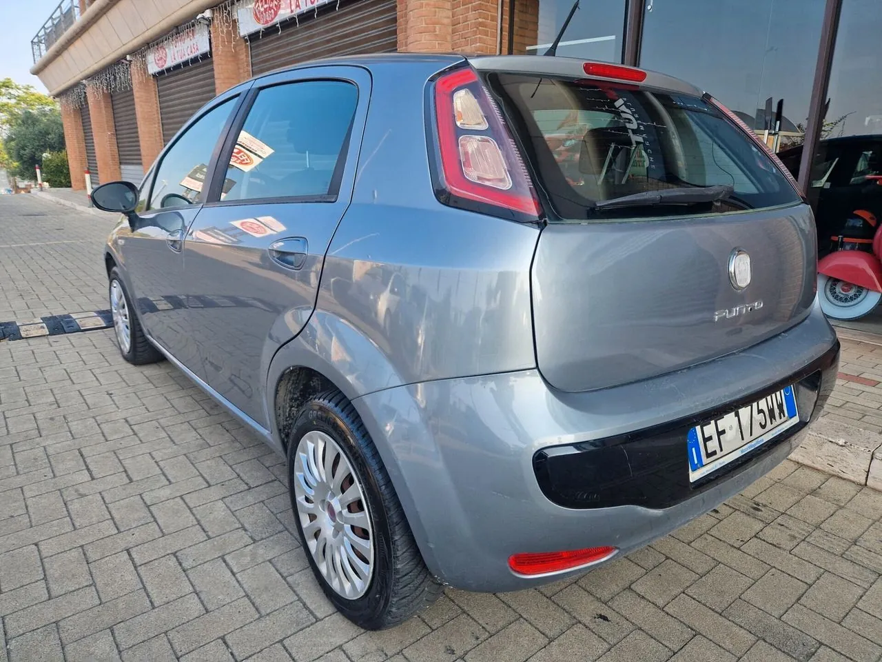 Fiat Grande Punto 2010 photo 5