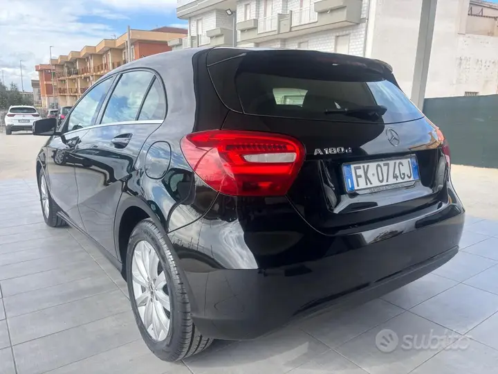 Mercedes-Benz A 180 2017 photo 5