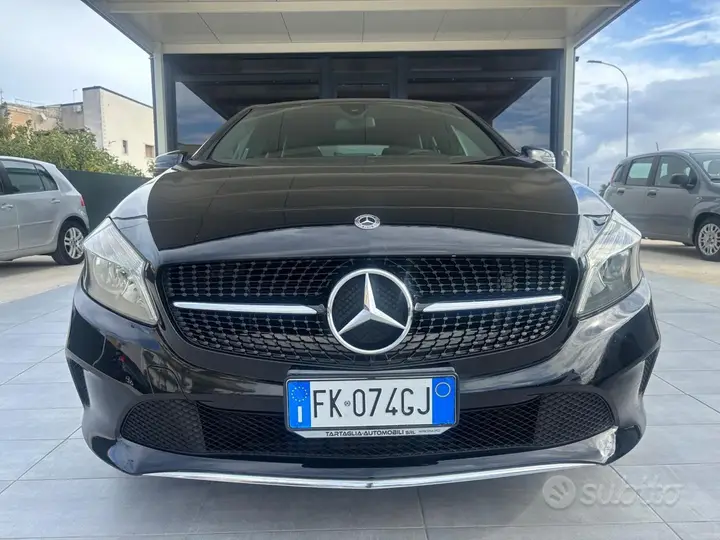 Mercedes-Benz A 180 2017 photo 2
