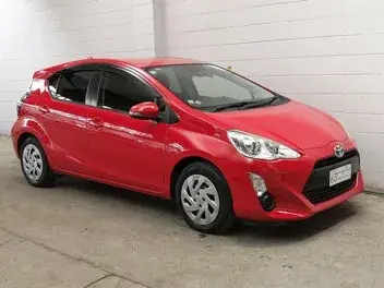 Toyota Aqua 2016 photo 2