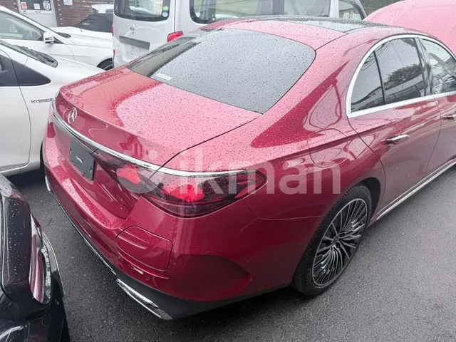 Mercedes-Benz E350 2025 photo 3