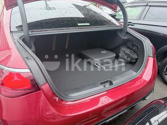 Mercedes-Benz E350 2025 photo 4