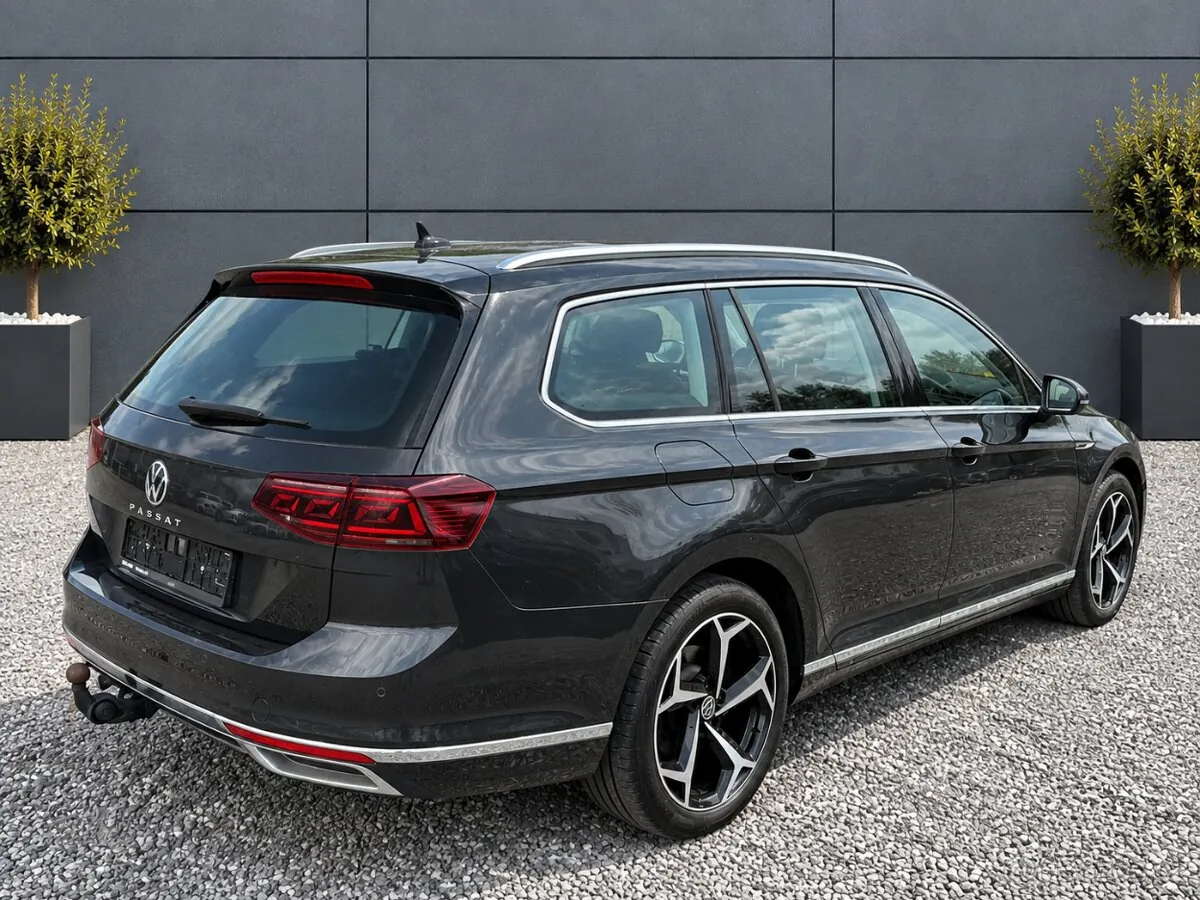 Volkswagen Passat 2022 photo 4