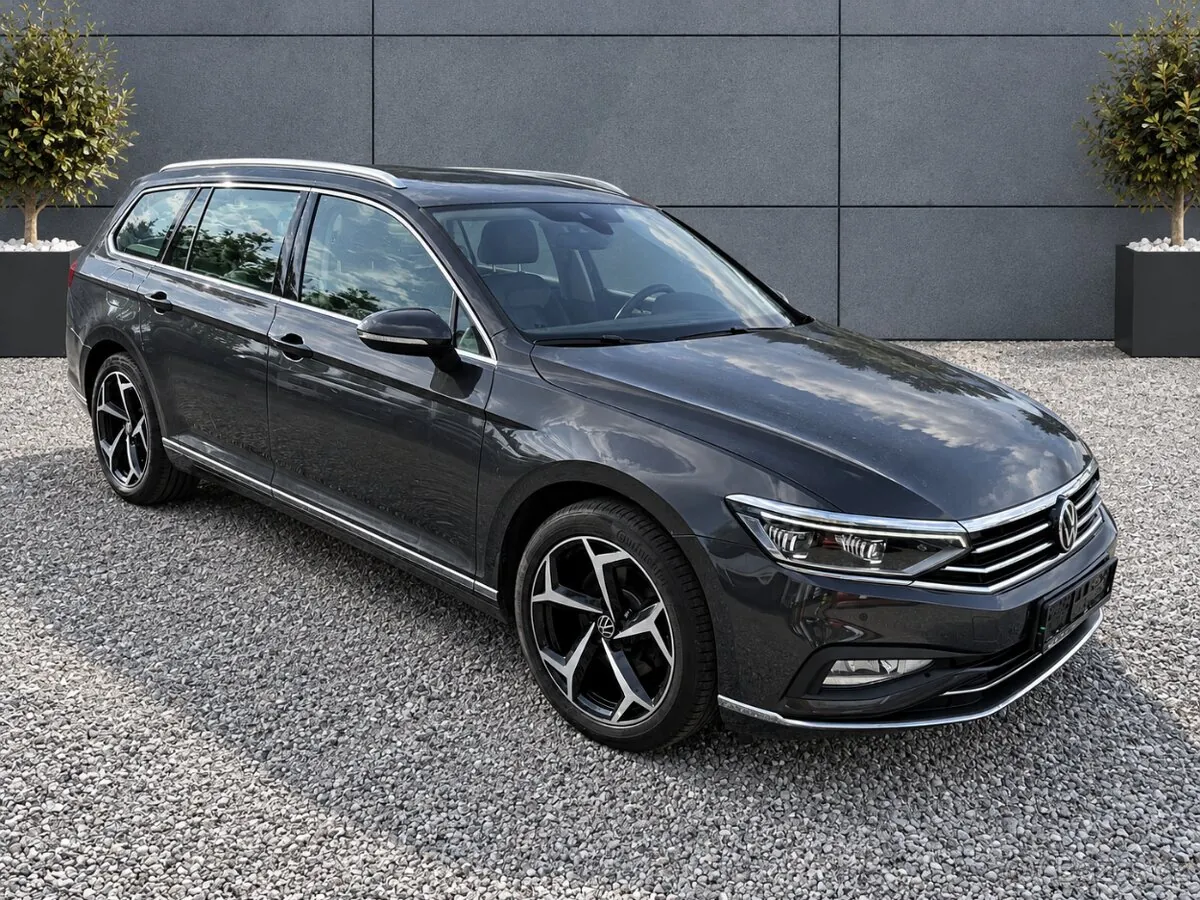 Volkswagen Passat 2022 photo 2