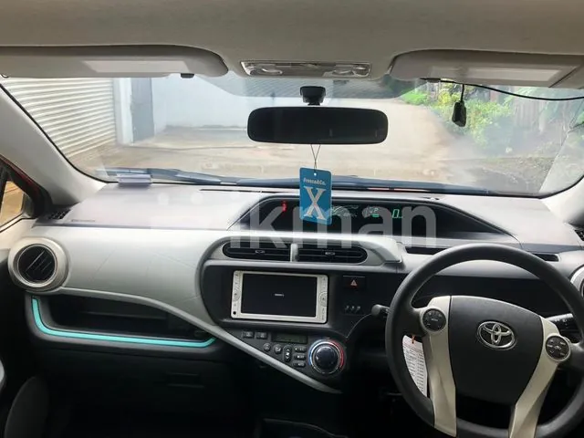 Toyota Aqua 2013 photo 5