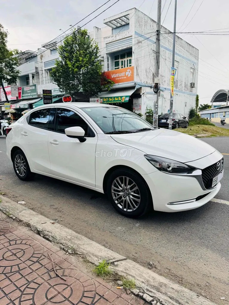 Mazda 2 2020 photo 2