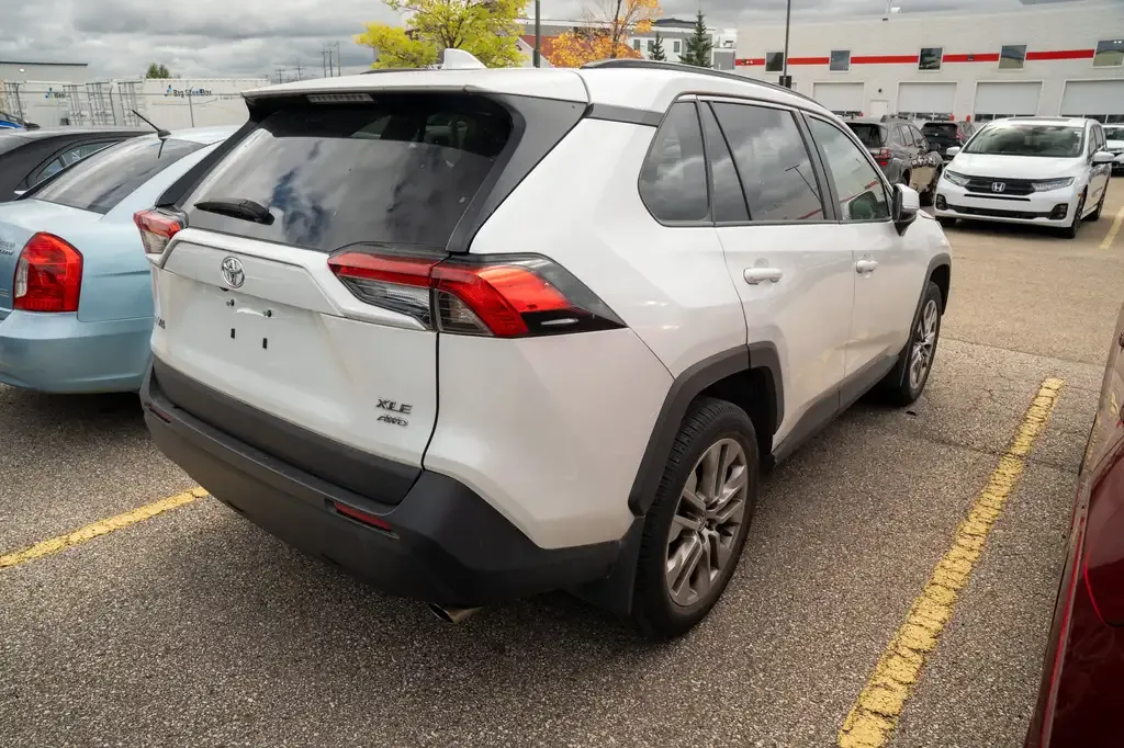Toyota Rav4 2023 photo 3