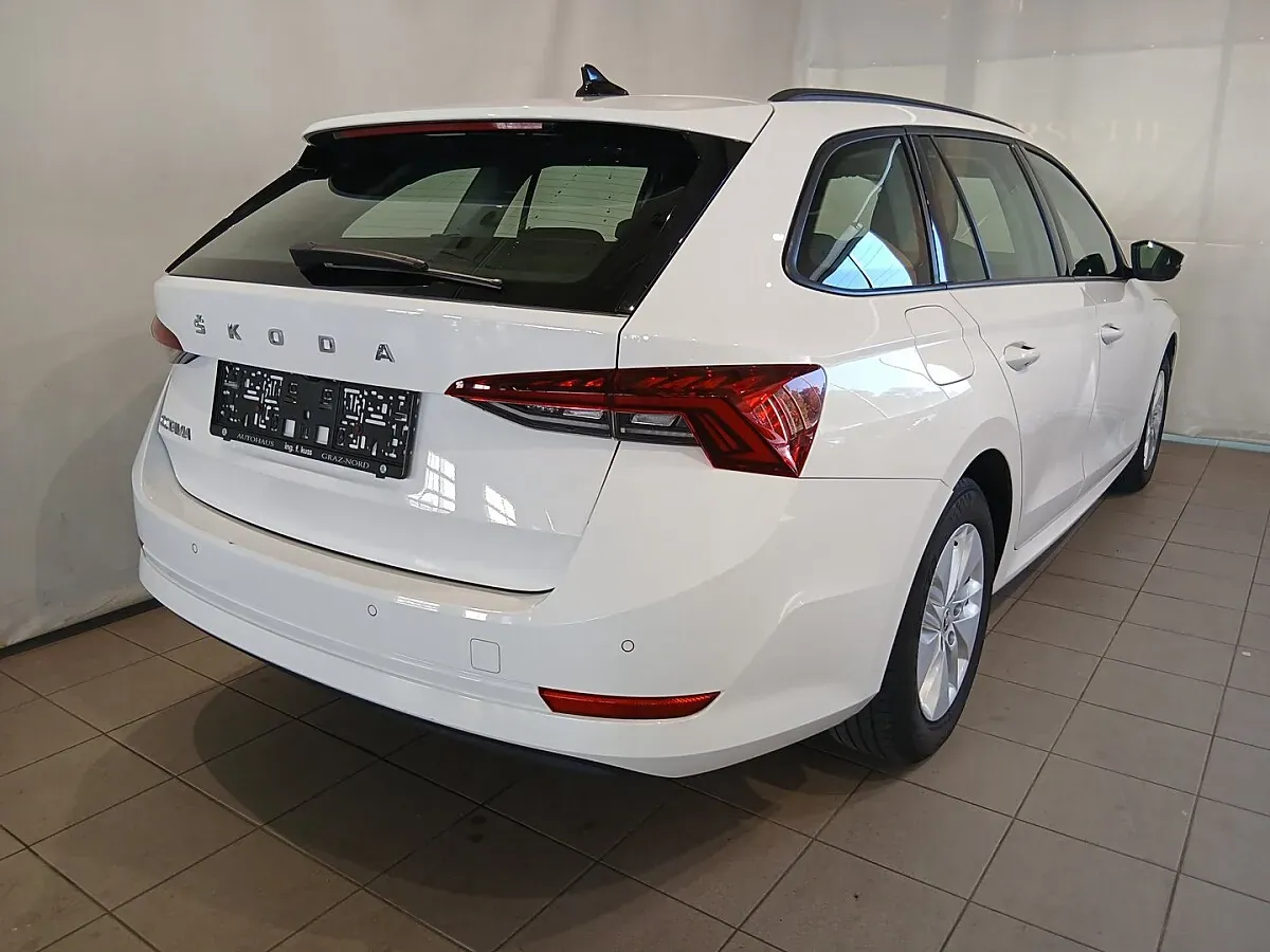 Skoda Octavia 2022 photo 3