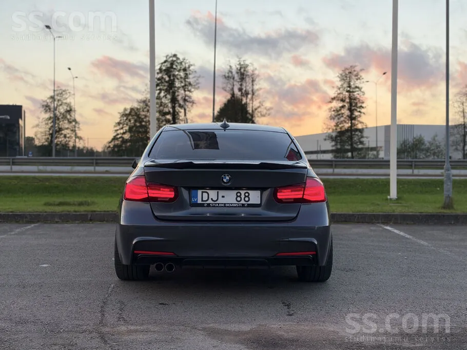 BMW 330I 2018 photo 4